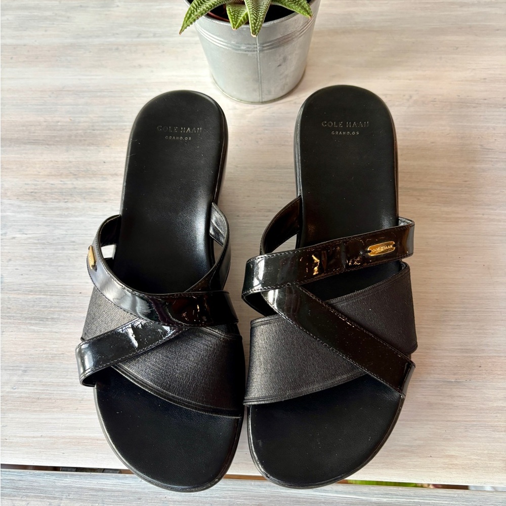 Black Cole Haan Grand OS Black Patent Leather Women’s Slides/Sandals. Size: 7.5